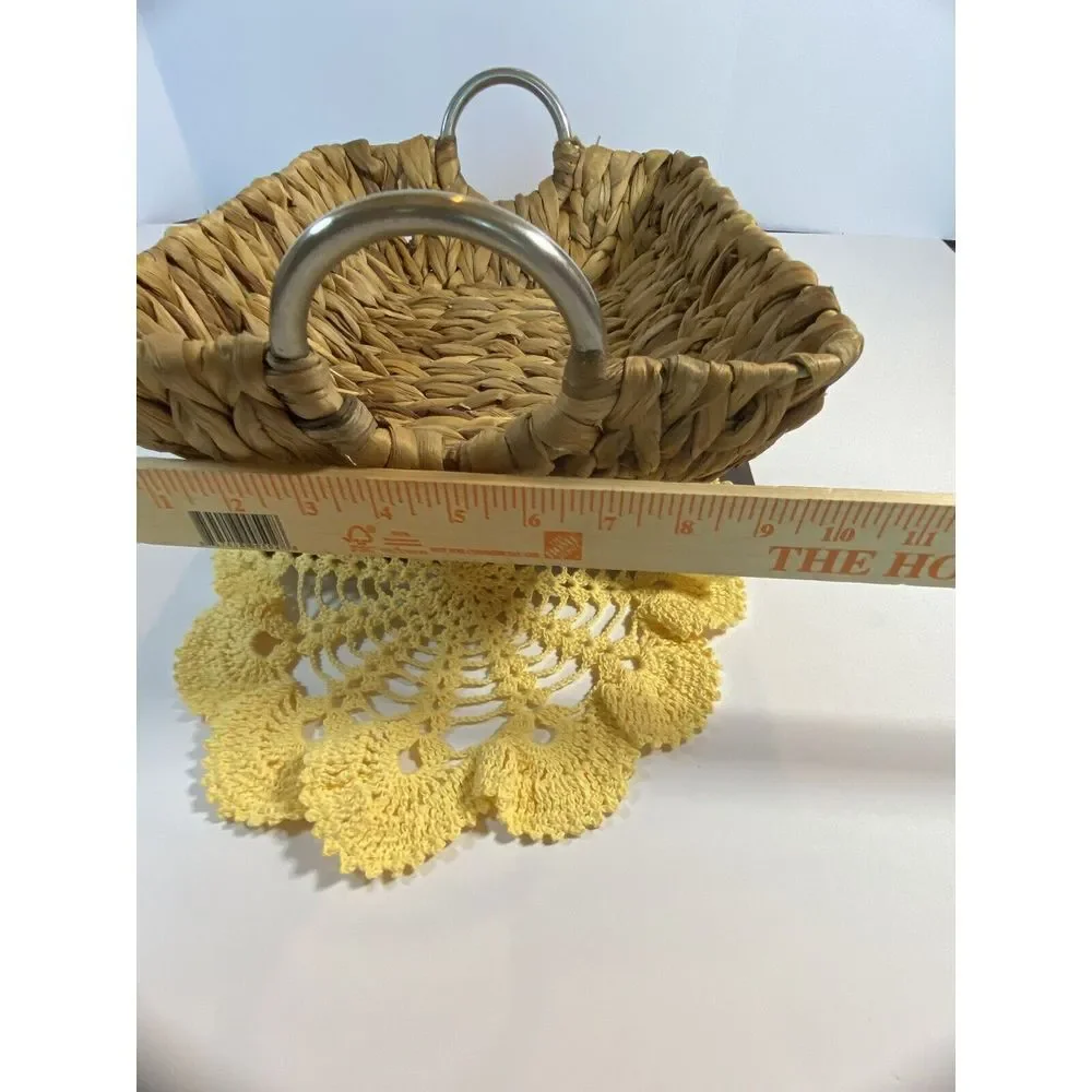 Banana leaf Bread/fruit basket handwoven with metal handles. Light Color‎